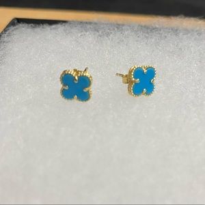18k Gold clover earrings